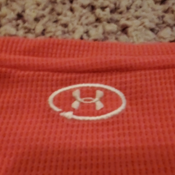 Tops - Picture 5 of 6